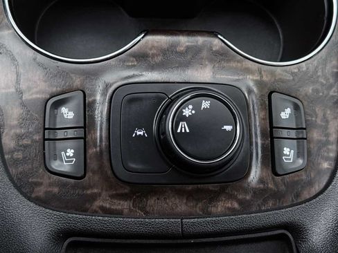 Used 2022 GMC Acadia Denali w/ Denali Ultimate Package FWD image 58