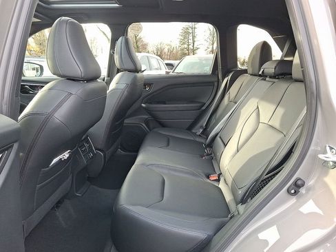Certified 2025 Subaru Forester Limited image 10