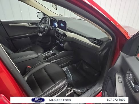 Used 2020 Ford Escape SE Sport image 16