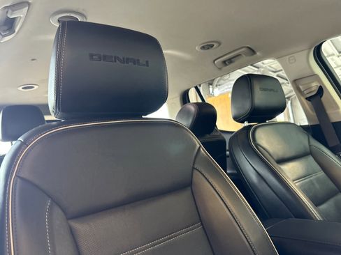 Used 2023 GMC Acadia Denali FWD image 18