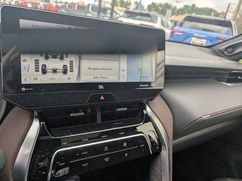 Used 2021 Toyota Venza Limited w/ Advanced Technology Package image 22