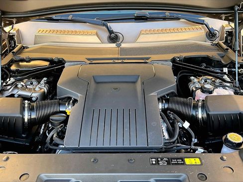 New 2025 Land Rover Defender 110 image 12