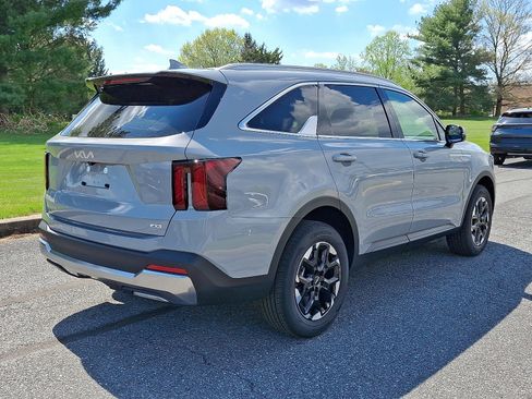New 2026 Kia Sorento S image 3