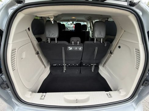 Used 2020 Chrysler Voyager L FWD image 35