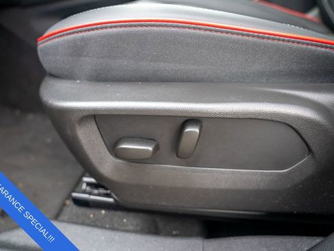 Used 2023 Buick Envision Essence w/ Sport Touring Package image 20