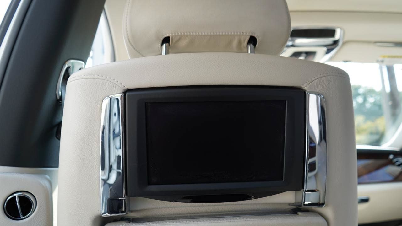 Used 2011 Rolls-Royce Ghost RWD image 66