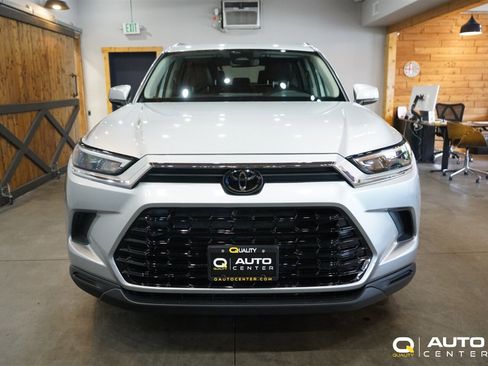 Used 2025 Toyota Grand Highlander AWD image 2