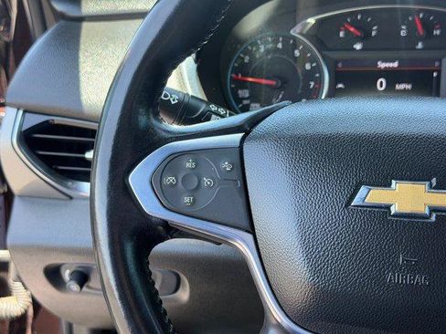 Used 2022 Chevrolet Traverse LT FWD image 21