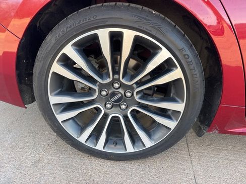 Used 2019 Lincoln Continental Select image 8