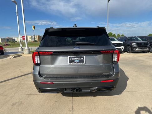 New 2026 Ford Explorer ST-Line RWD image 4