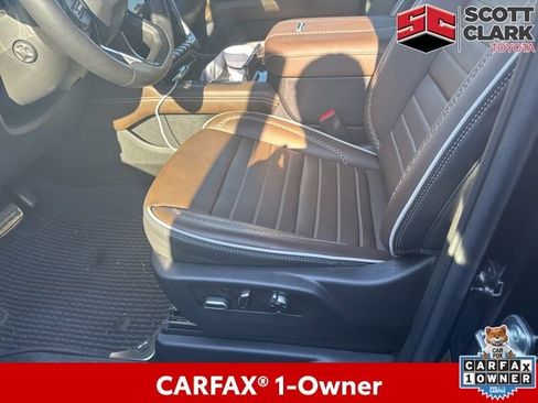 Used 2025 GMC Yukon Denali Ultimate image 1