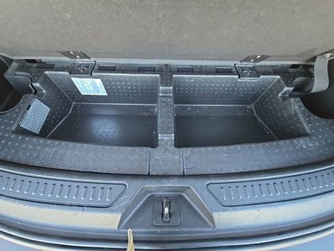 Used 2017 GMC Acadia SLT image 41