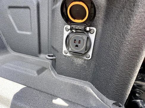 Used 2023 Chevrolet Silverado 1500 Custom image 29