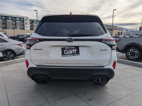 Used 2025 Subaru Forester Touring image 7