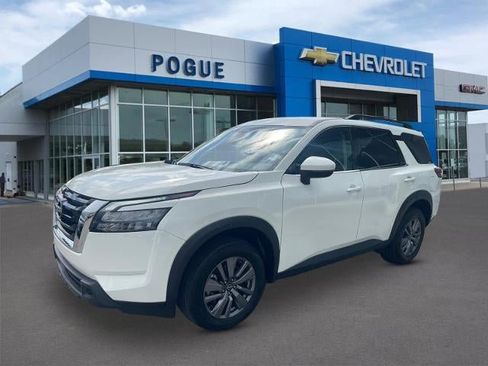 Used 2025 Nissan Pathfinder SV AWD/4WD image 4