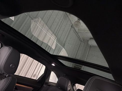 Used 2025 Jaguar F-PACE R-Dynamic S image 25