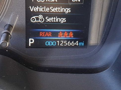 Used 2021 Toyota Corolla LE image 15