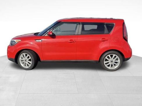 Used 2019 Kia Soul + image 6