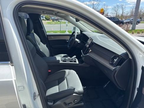 Used 2025 Volvo XC90 B6 Plus image 15