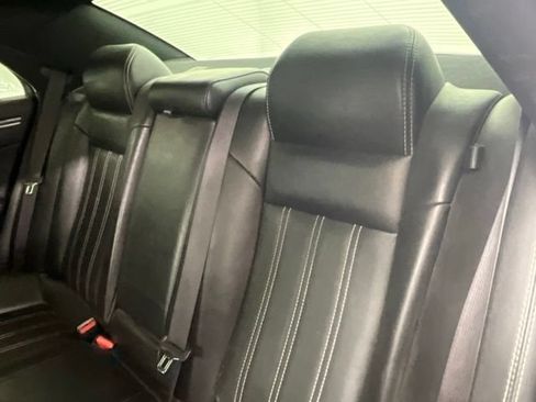 Used 2019 Chrysler 300 S RWD image 5