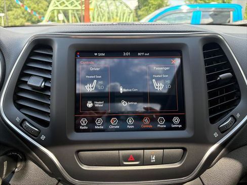 Certified 2022 Jeep Cherokee Latitude w/ Sun & Sound Group AWD/4WD image 22