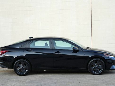 Used 2023 Hyundai Elantra SEL w/ Cargo Package FWD image 46