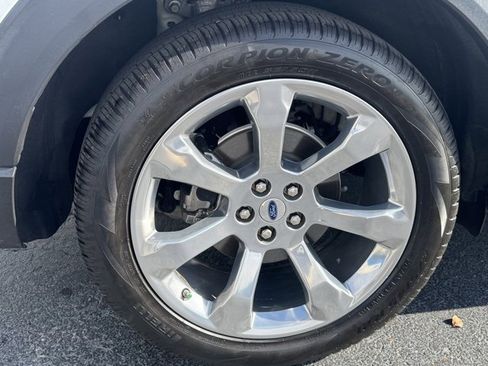 Used 2020 Ford Explorer Platinum w/ Premium Technology Package image 6