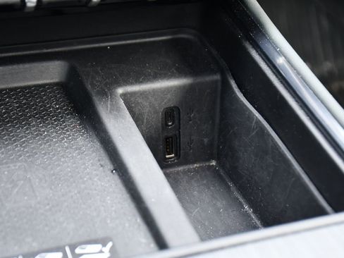 Used 2024 GMC Acadia AT4 w/ Luxury Package image 33