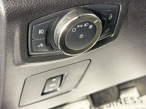 Used 2017 Ford F150 Lariat w/ Equipment Group 502A Luxury AWD/4WD image 10