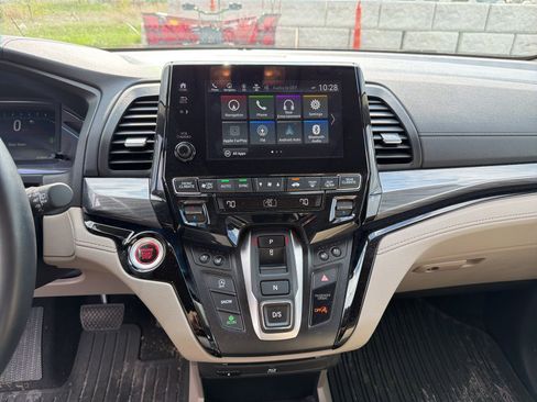 Used 2023 Honda Odyssey Elite image 19