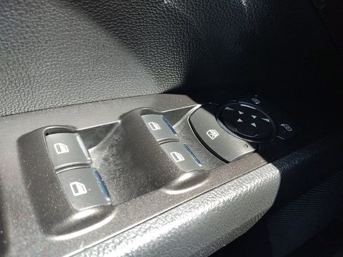 Used 2018 Ford Fusion SE w/ Fusion SE Technology Package image 27