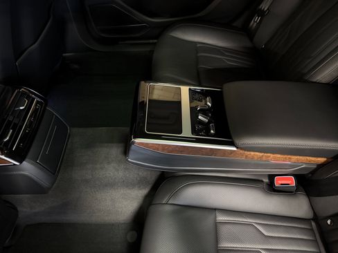 Used 2023 Audi A8 L 3.0T w/ Luxury Package image 30