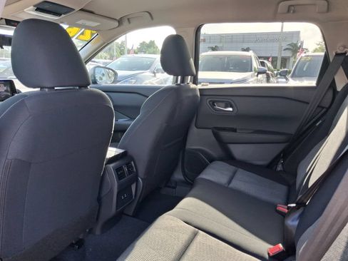 Used 2026 Nissan Rogue SV FWD image 7