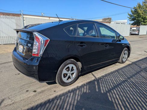 Used 2012 Toyota Prius Three w/ Solar Roof Pkg FWD image 5