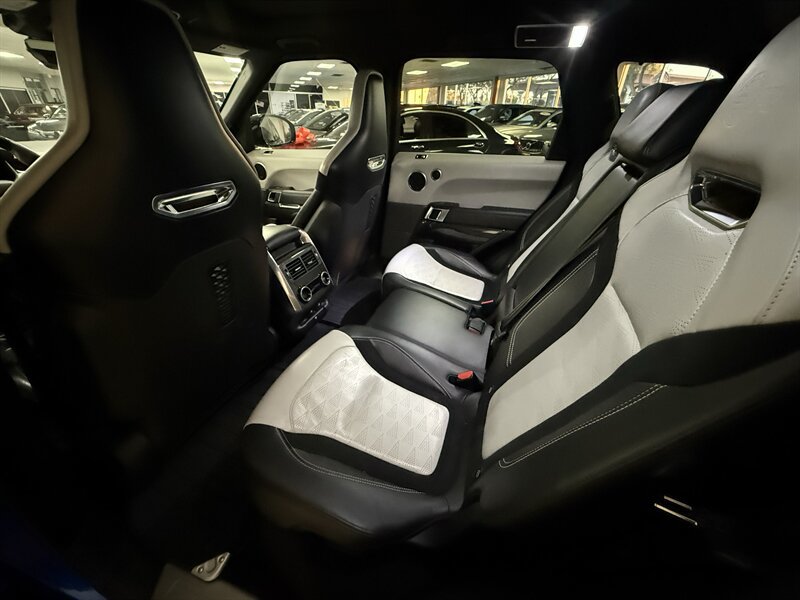 Used 2018 Land Rover Range Rover Sport SVR AWD/4WD image 28