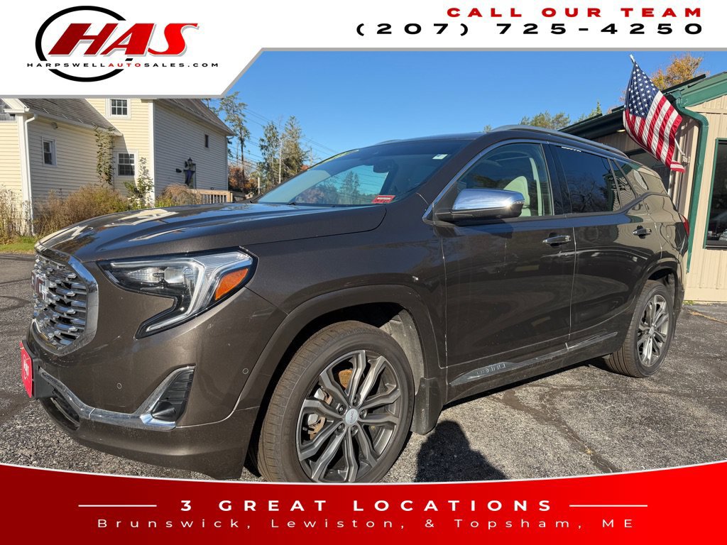 Used 2020 GMC Terrain Denali w/ Denali Premium Package AWD/4WD image 2