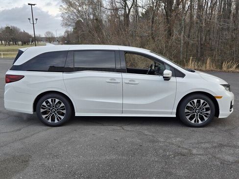 New 2026 Honda Odyssey Elite image 2