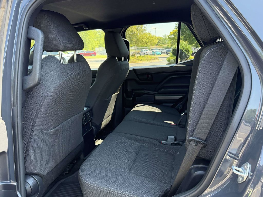 Certified 2025 Toyota 4Runner SR5 AWD/4WD image 16