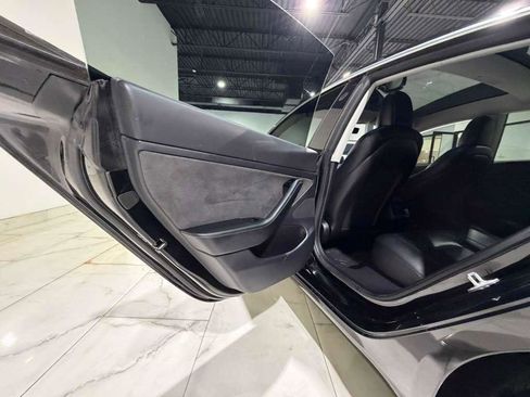 Used 2019 Tesla Model 3 Standard Range image 23
