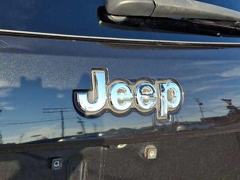 Used 2015 Jeep Grand Cherokee Limited w/ Trailer Tow Group IV AWD/4WD image 32