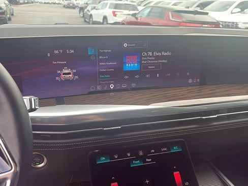 Used 2025 Cadillac Escalade Sport Platinum AWD/4WD image 18