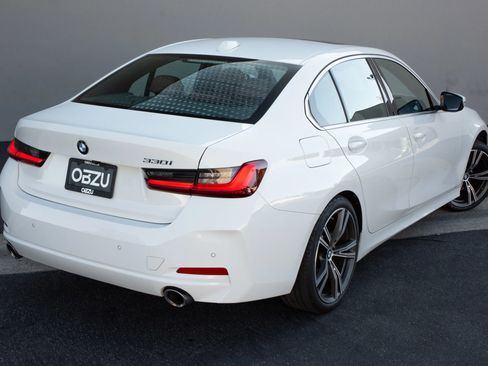 Used 2024 BMW 330i Sedan w/ Premium Package image 31