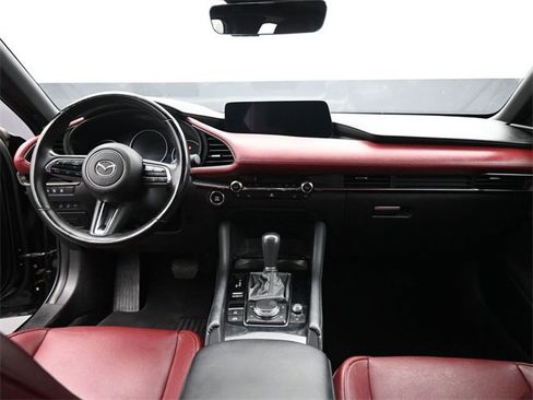 Used 2024 MAZDA MAZDA3 Hatchback w/ Appearance Package image 23