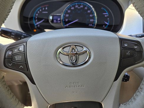 Used 2012 Toyota Sienna XLE w/ Premium Pkg FWD image 16