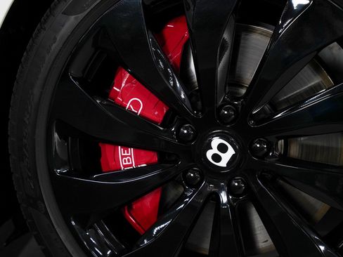 Used 2020 Bentley Flying Spur W12 image 17