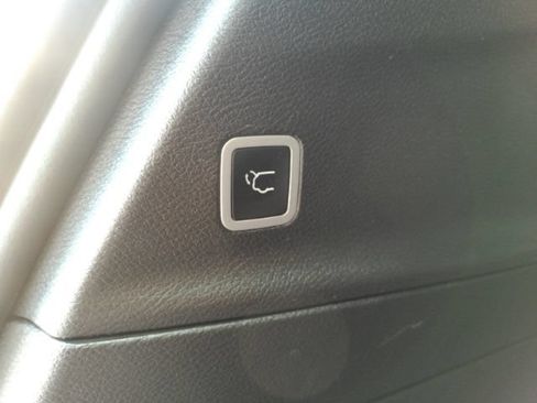 Used 2025 Chrysler Pacifica Select FWD image 27