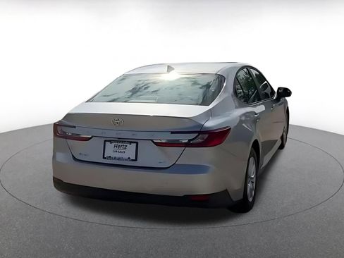 Used 2025 Toyota Camry LE image 15