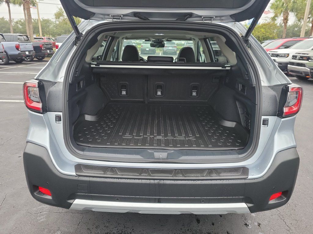 Used 2025 Subaru Outback Touring w/ Popular Package #2 AWD/4WD image 12