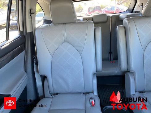 Used 2021 Toyota Highlander Platinum AWD/4WD image 27