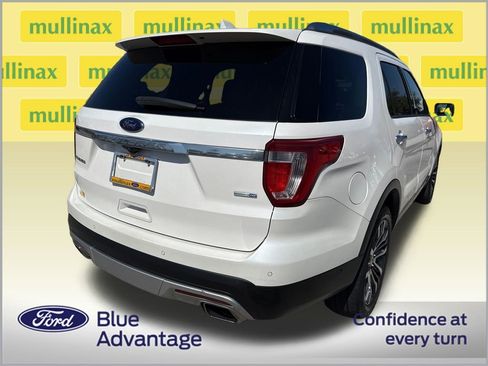 Used 2017 Ford Explorer Platinum image 4